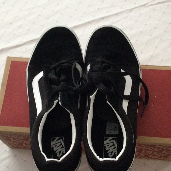 Girl Vans - Picture 1 of 3